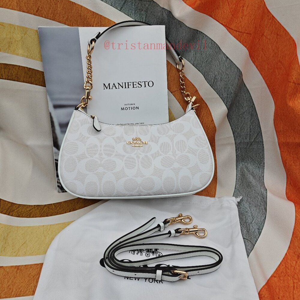 coach Teri Shoulder Bag In Signature Canvas white